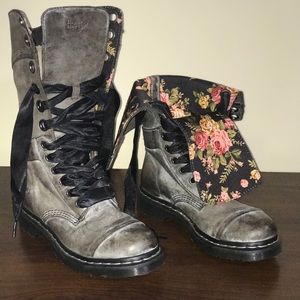 Dr Marten Women’s size 8 tall boots